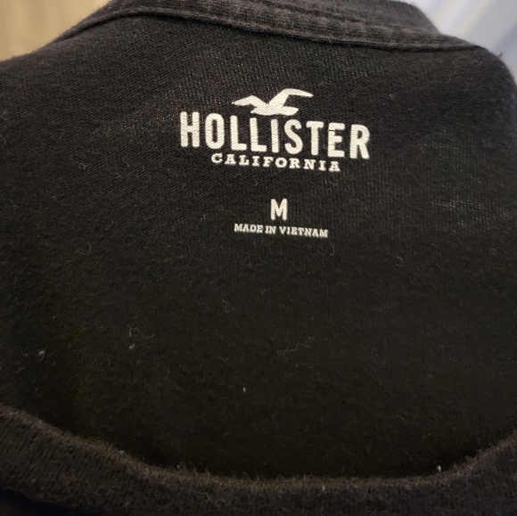 Hollister | Black TeeShirt | Size Medium - Picture 2 of 2